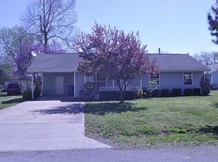 208 N Little Ave, Gravette, AR 72734