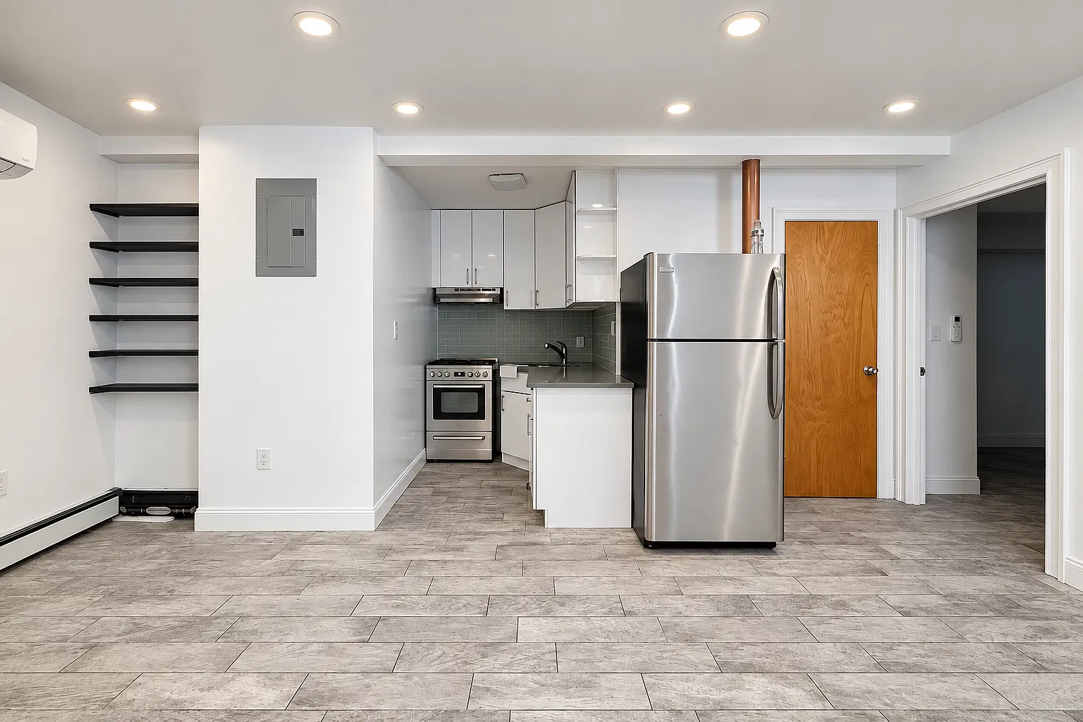 206 Calyer Street — Photo 1