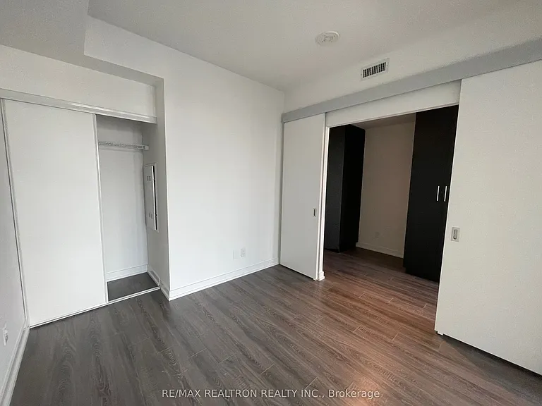 20 Edward St #1018 — Photo 6