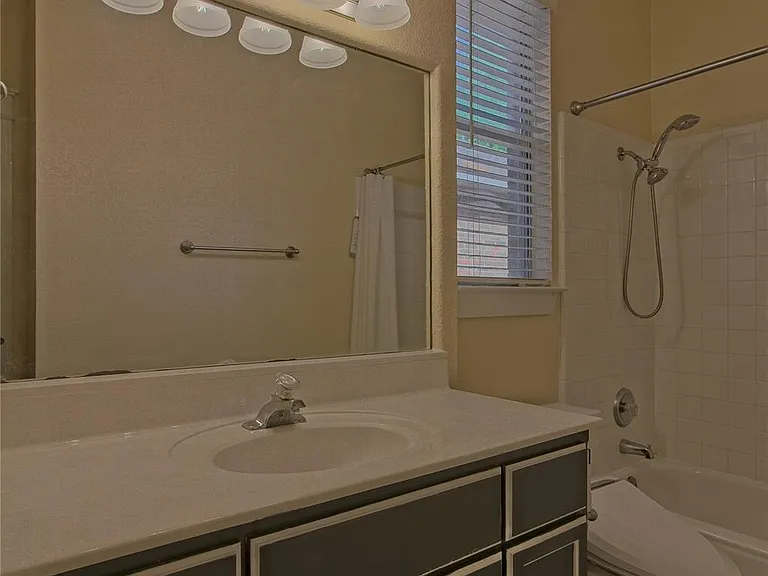 610 Palo Alto Ln — Photo 28