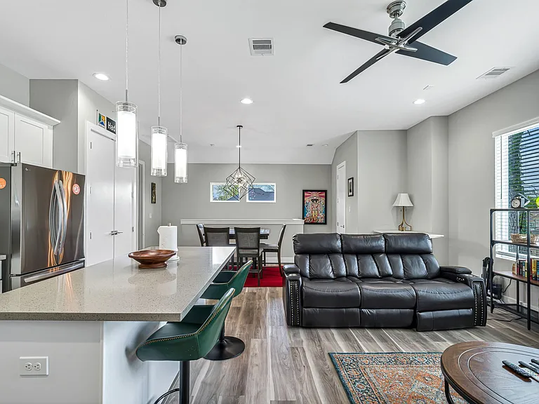 240 Julia St #A — Photo 17