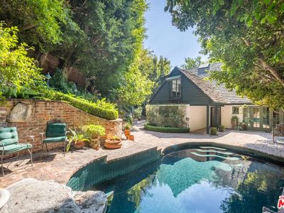 9092 Saint Ives Dr, Los Angeles, CA, 90069