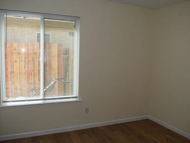 7445 Masters St — Photo 11
