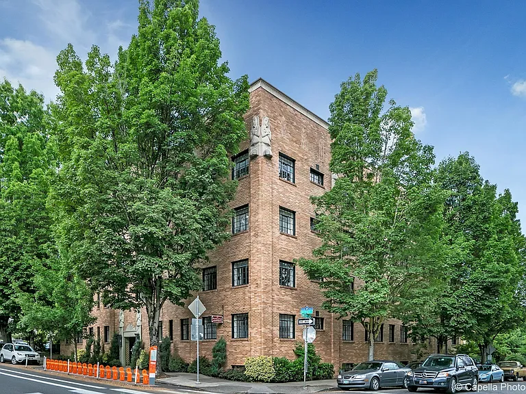 Manhattan Apartments — Photo 7