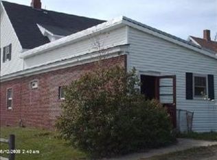 10 Monument St, Winslow, ME 04901