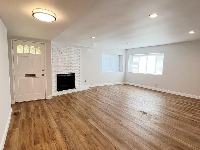 8803 Jaylee Dr — Photo 9