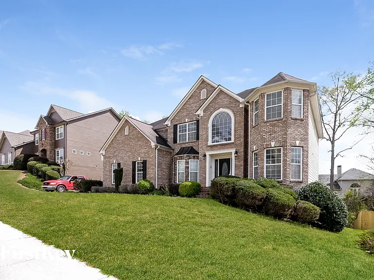 1421 Kentmire Ct — Photo 2