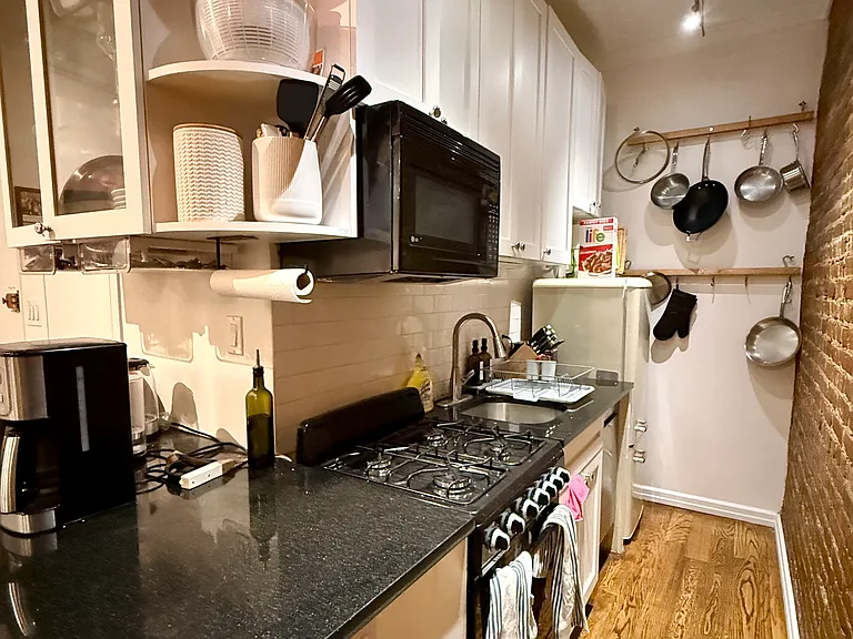 212 E 70th St #1C — Photo 12