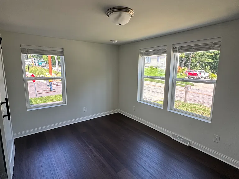 557 West St — Photo 35