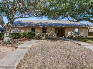 335 Dogwood Dr, Grapevine, TX 76051