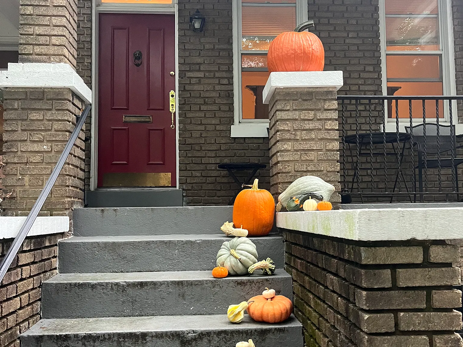 4 bed, 1220 sqft, $3,825 — Photo 1
