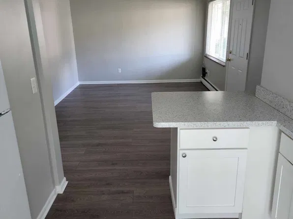 233 1st St APT 5, Rochester, MI 48307