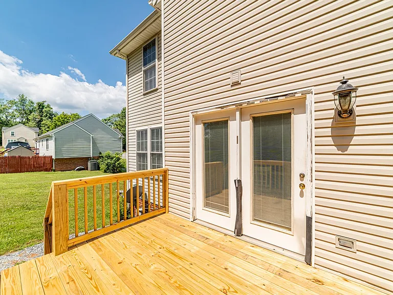 72 Viking Dr — Photo 17