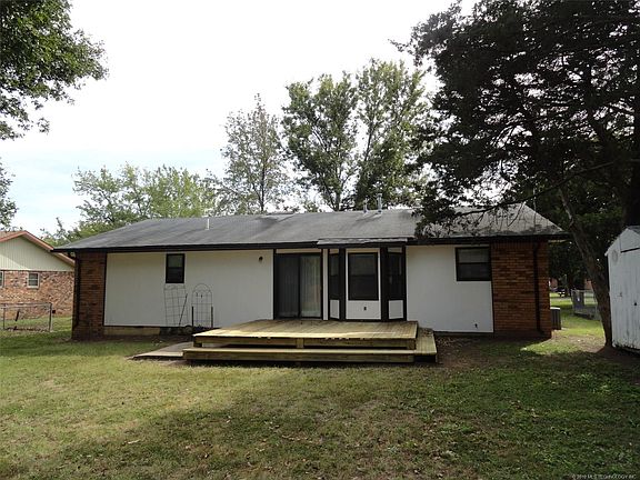 2nd image of 426 E Loy St