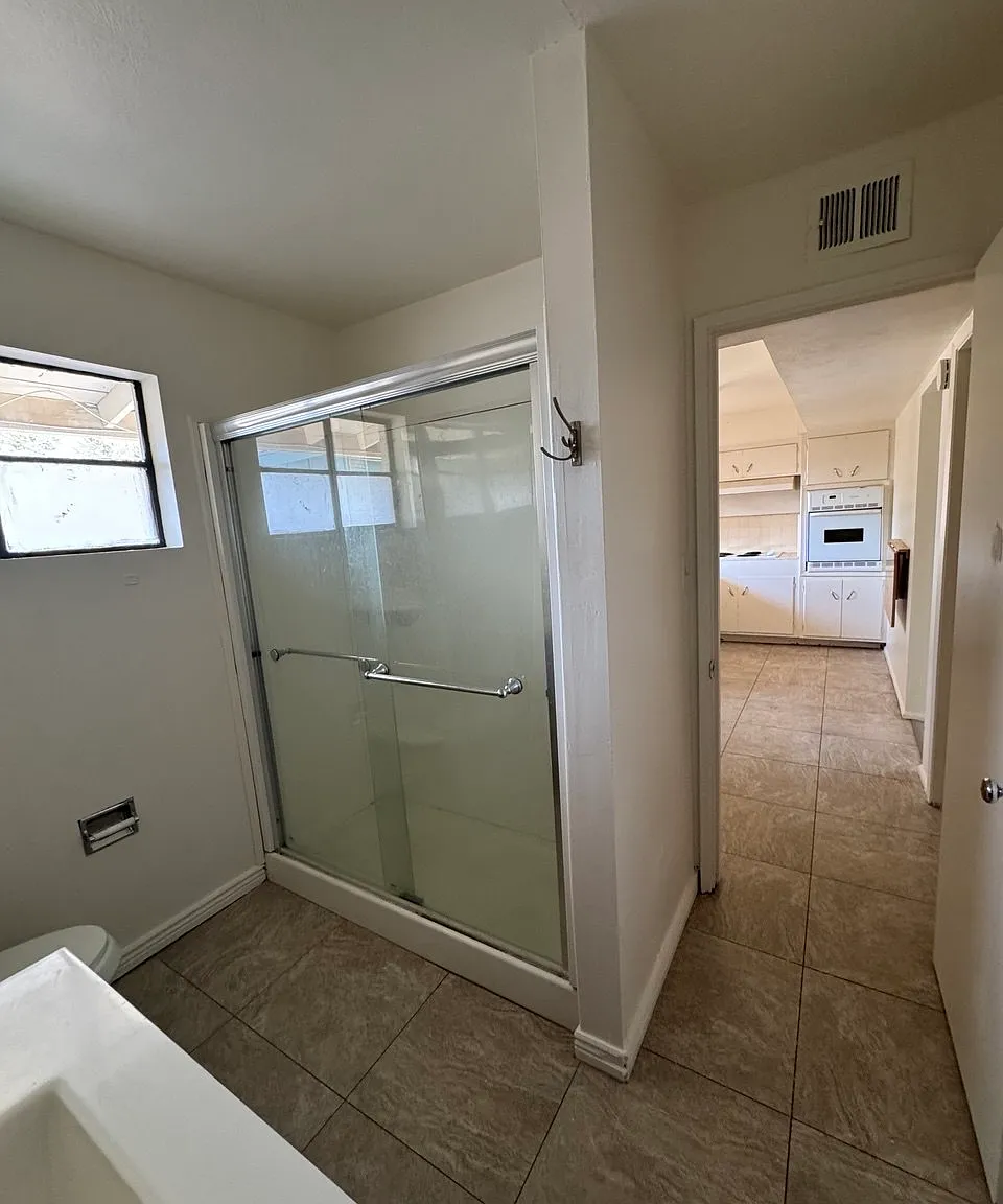 1 bed, 550 sqft, $1,200 — Photo 3
