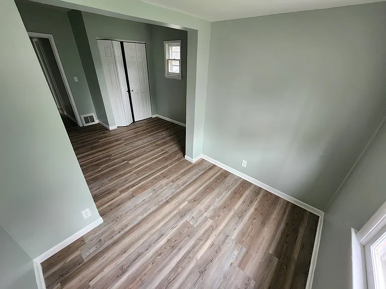 1020 Queen St — Photo 8