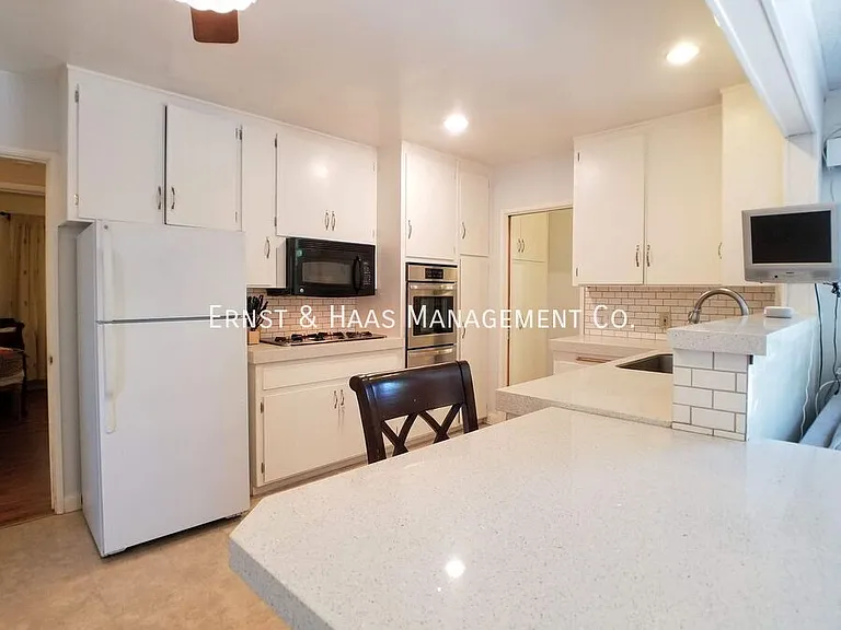 7619 Suva St — Photo 11