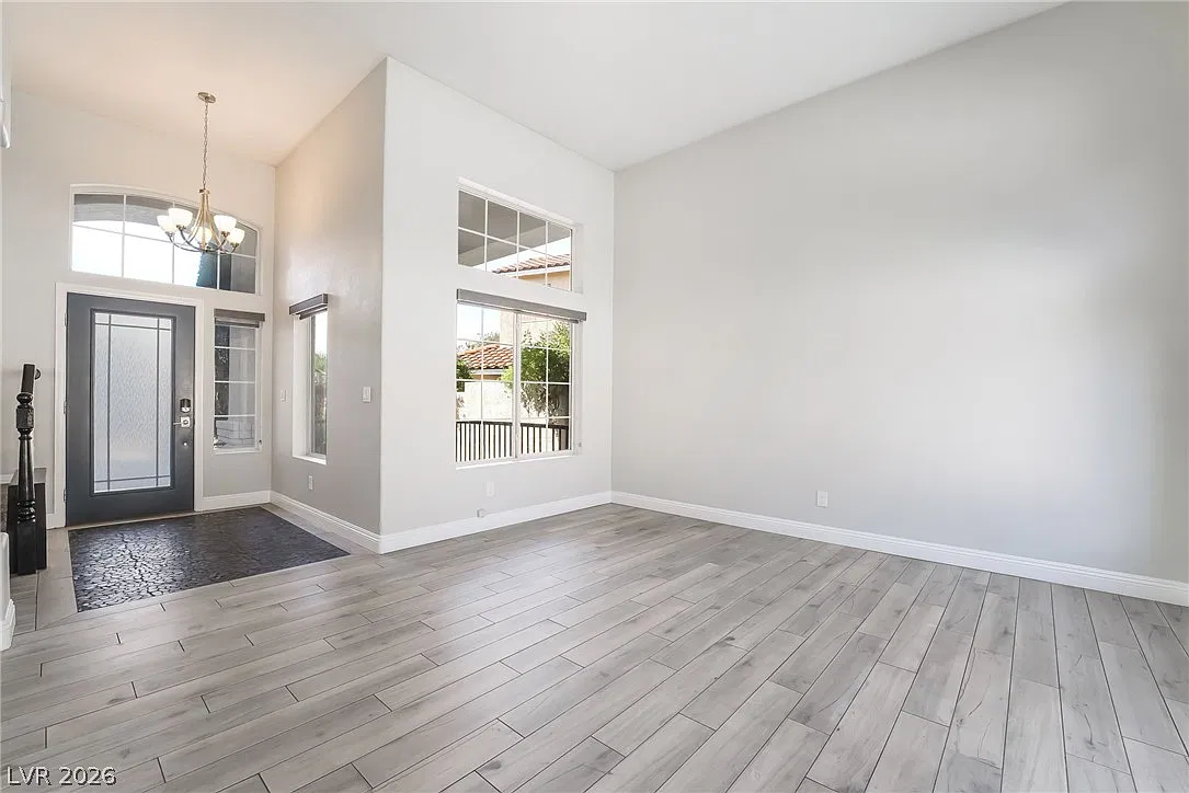 4 bed, 3.0 bath, 2534 sqft, $3,200 — Photo 4