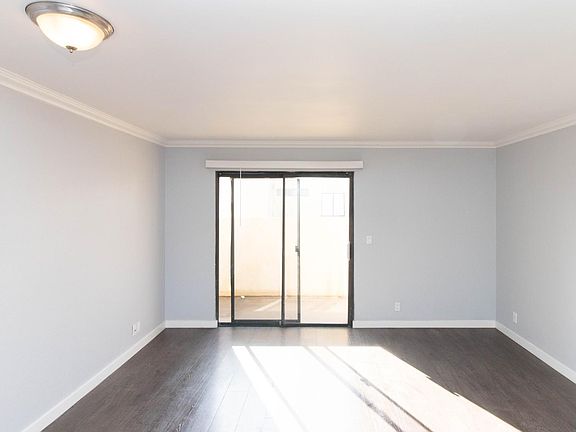 5th image of 1215 E 4th St APT 304