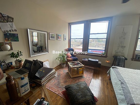 3rd image of 4806 N Kedzie Ave #207