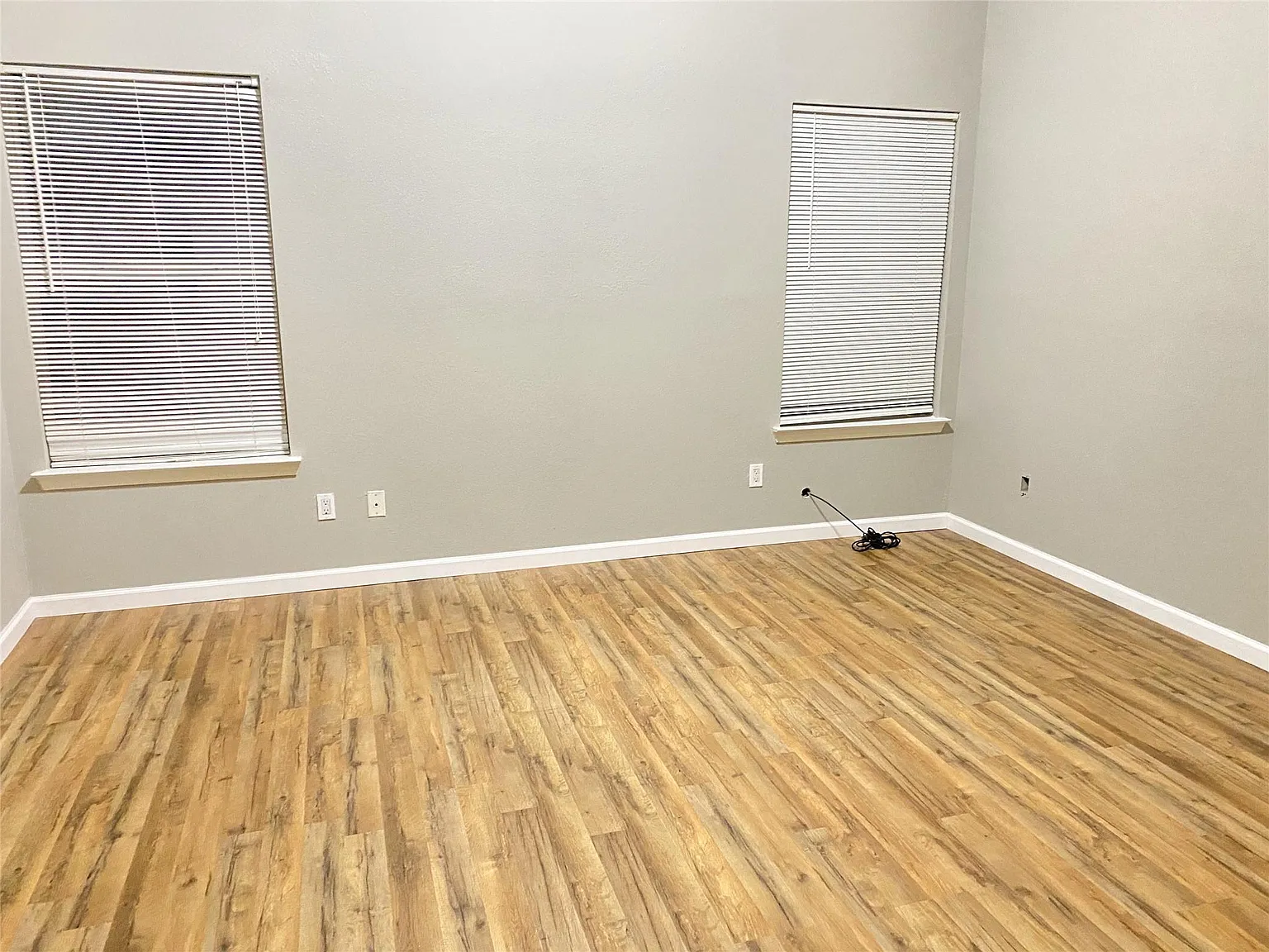 3 bed, 2.0 bath, 1399 sqft, $2,000 — Photo 4