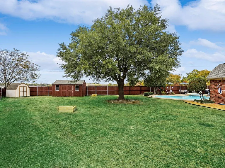 2401 Scarlet Oak Dr — Photo 42