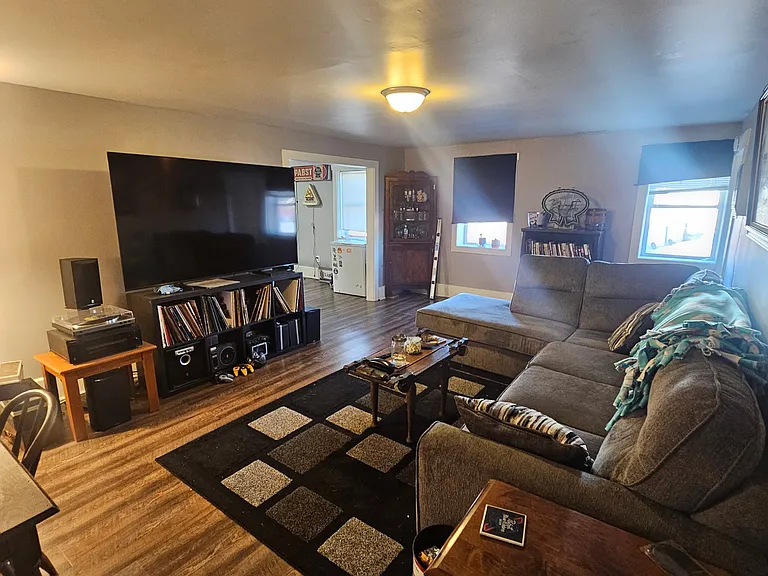 1010 Mills St — Photo 2