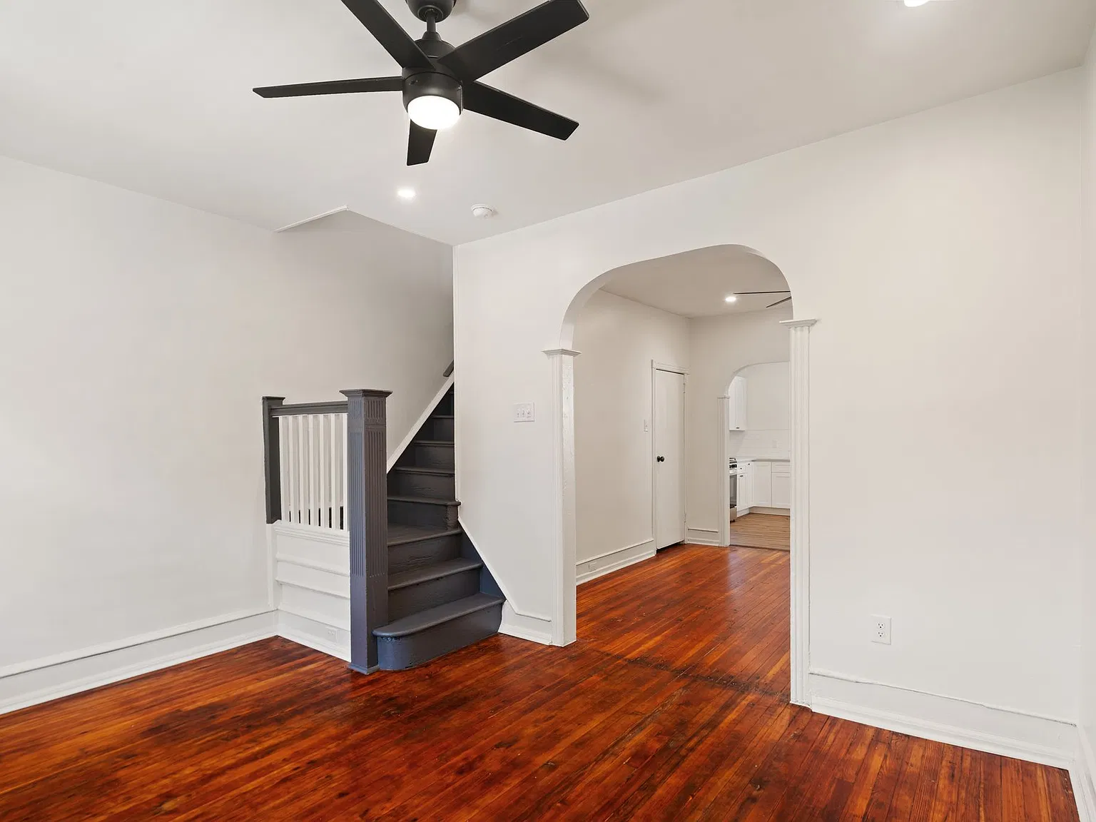 3 bed, 1200 sqft, $1,750 — Photo 2