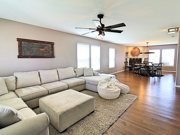 3rd image of 25372 Shannon Dr