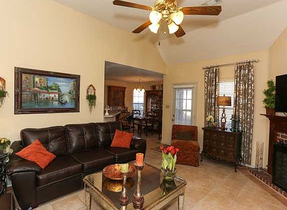 4th image of 1288 River Bank Dr