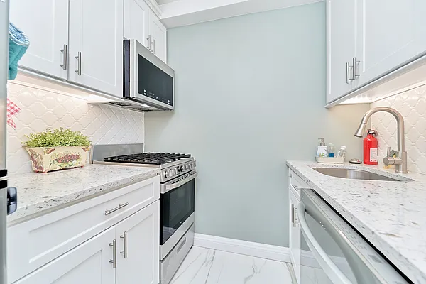 Rented by Living New York | media 11