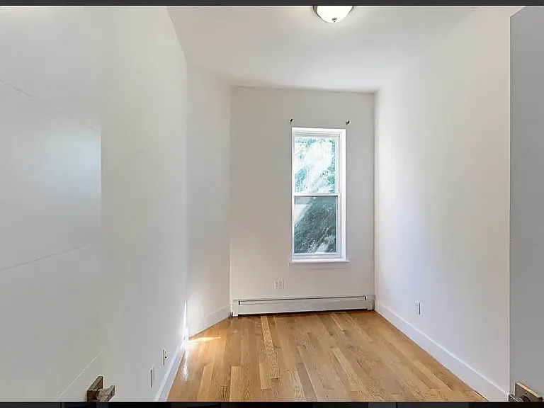 17 Goodwin Pl #2 — Photo 10