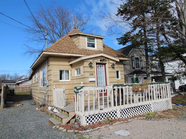 518 Main St, Sydney Mines, NS B1V 2K6