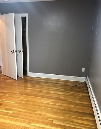 5th image of 14 Riverside St APT 1-4