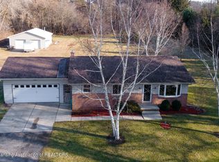 14249 Wacousta Rd, Grand Ledge, MI 48837