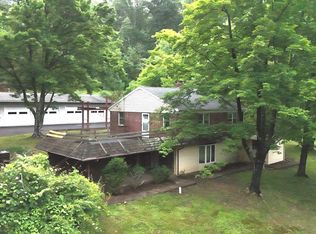 890 Eichele Rd, Perkiomenville, PA 18074