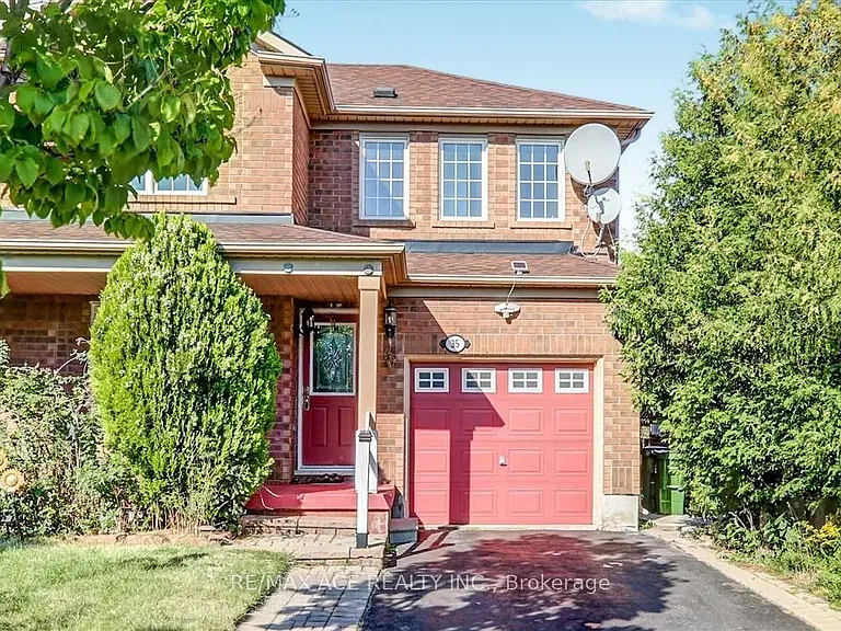 35 Pitchpine Dr — Photo 1