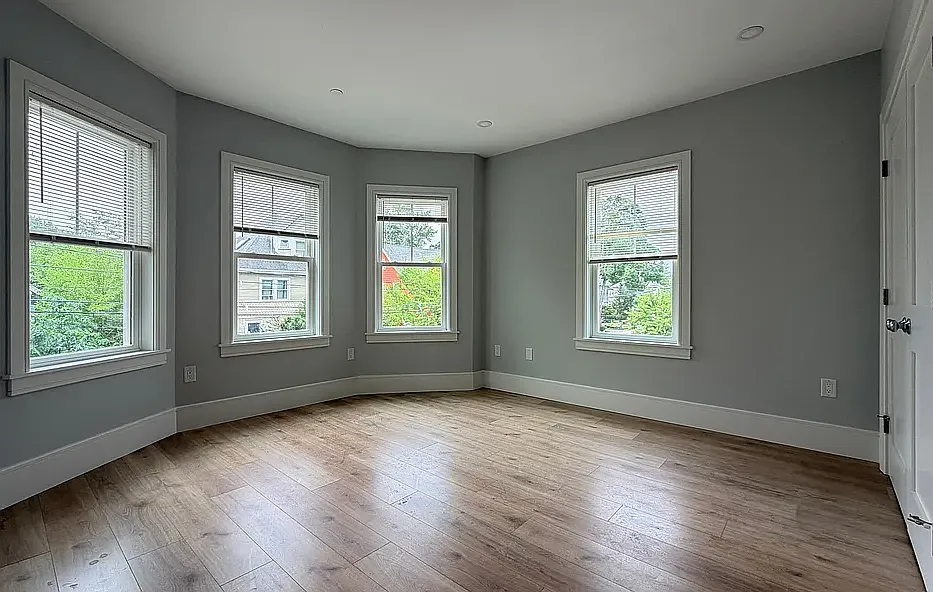 3 bed, 9999 sqft, $4,800 — Photo 3