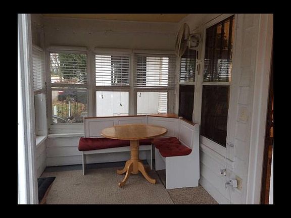 4th image of 3158 Buena Vista St