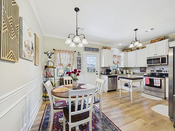 5th image of 1207 Ridgefield Cir
