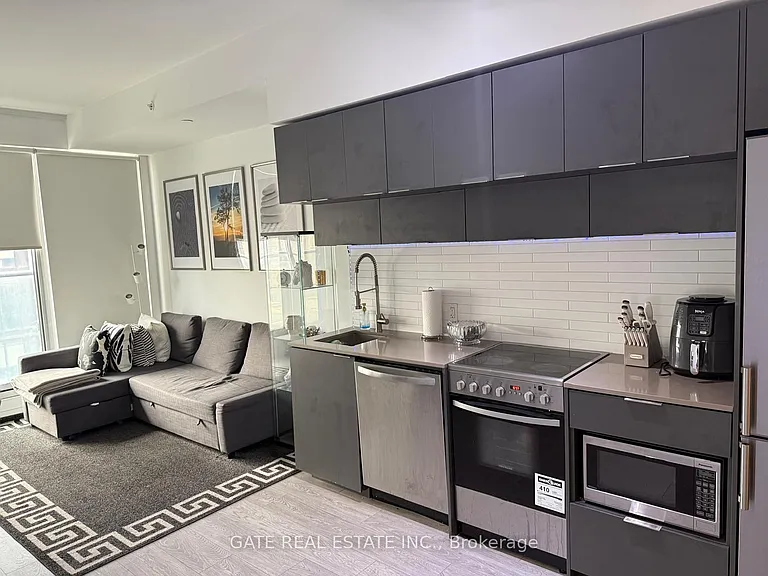 181 Dundas St E #3011 — Photo 4
