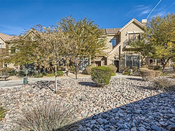 2nd image of 315 Mali Heights Ct