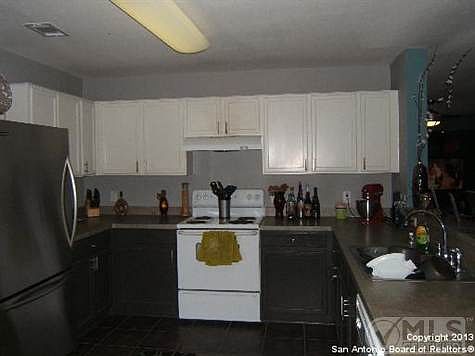 3rd image of 3026 McDonald Oak