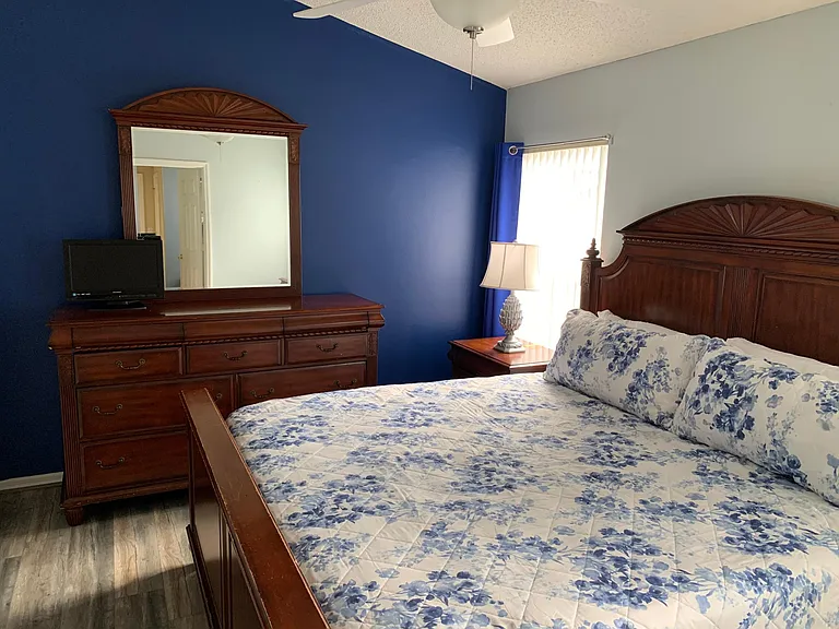 8081 Roaring Creek Ct — Photo 11