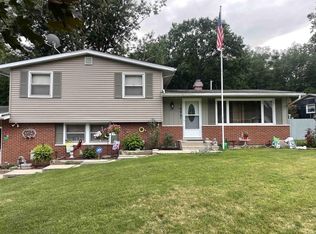 1625 Canterbury Dr, Elkhart, IN 46514