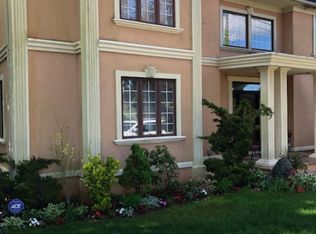 438 Flagg Pl, Staten Island, NY 10304