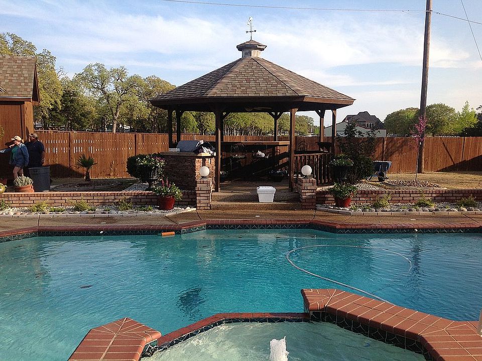 Diving pool