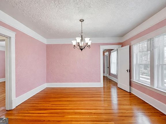 2nd image of 812 E 14th Ave