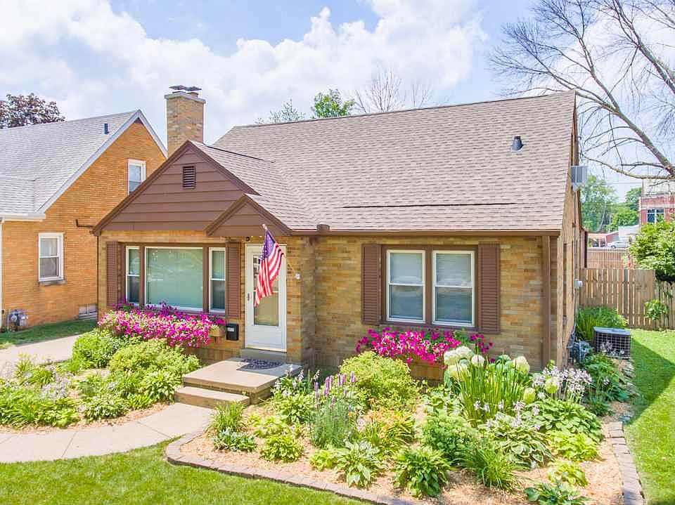 1st image of 3213 N Avalon Pl