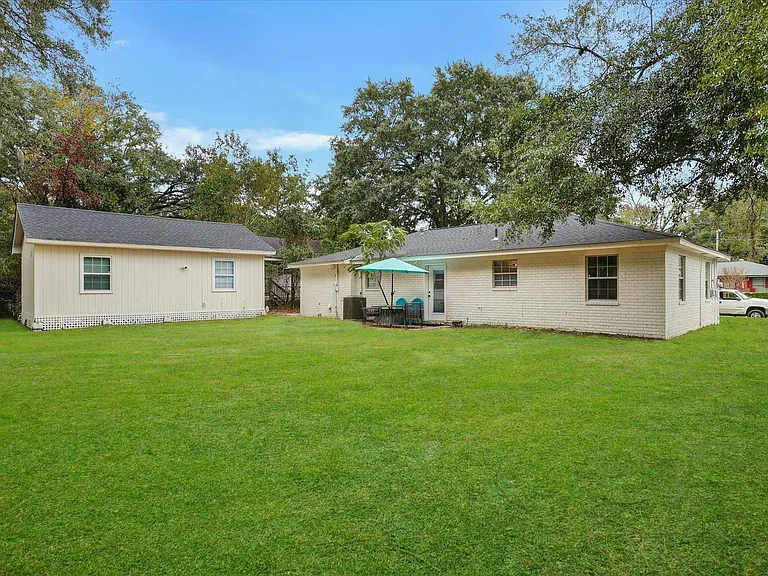 720 Dixon St — Photo 49